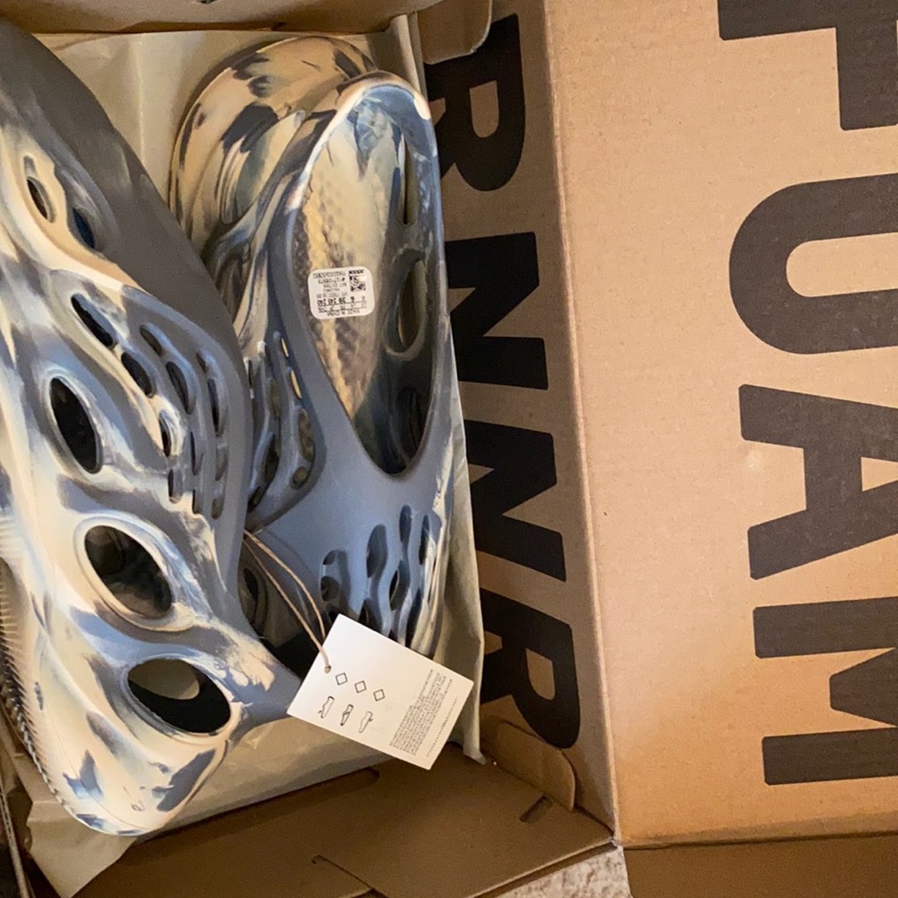 Brand new, Yeezy Foam Runners